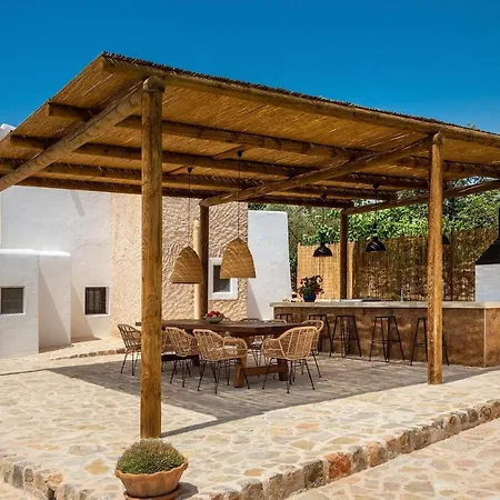 Mateu Holiday home